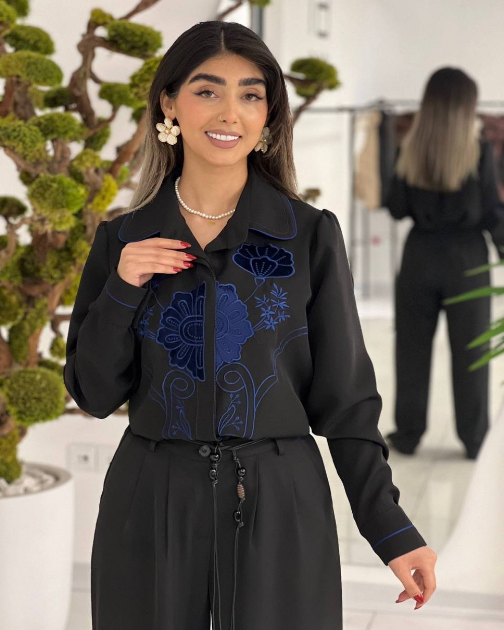 شومیز مازراتی زنانه گلدوزی شده با مخمل مدل آلبرتو کد 1966 (ضمانت اصالت)