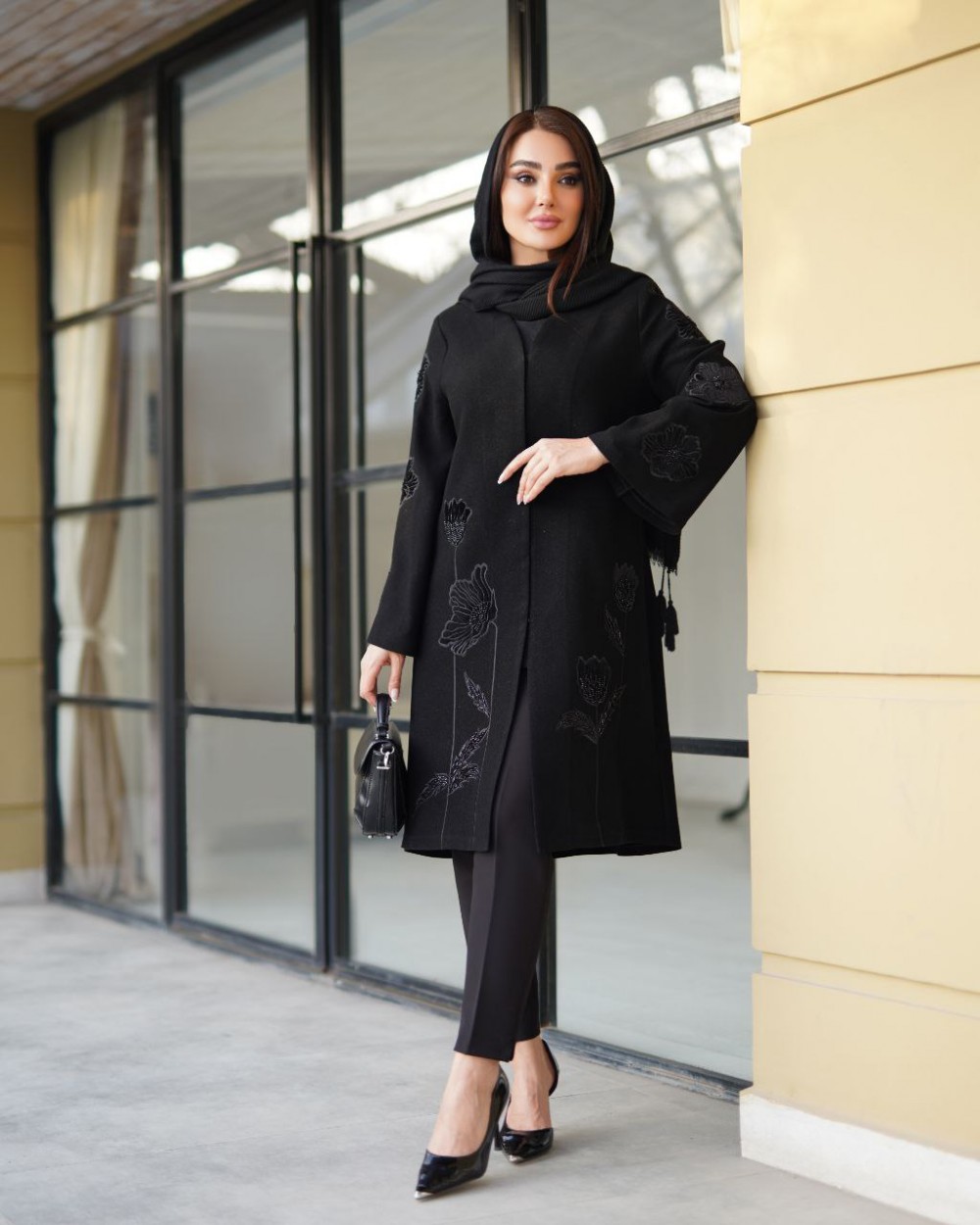 مانتو کرپ لمه گل مخمل زنانه مدل آتوسا کد 1362 (ضمانت اصالت)