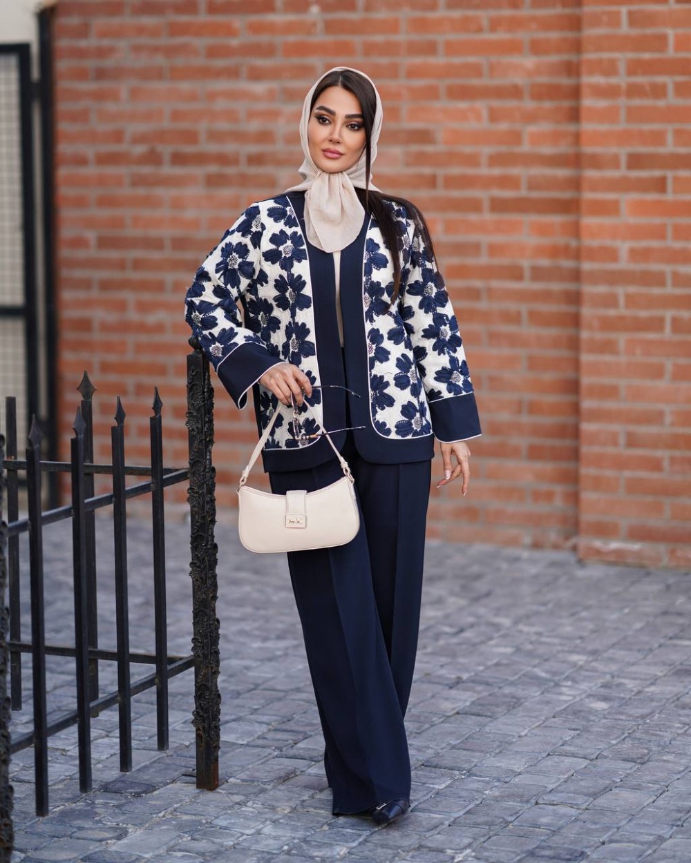 ست کت و شلوار لنین زنانه مدل مزونی ربان دوزی کد 314 (ضمانت اصالت)